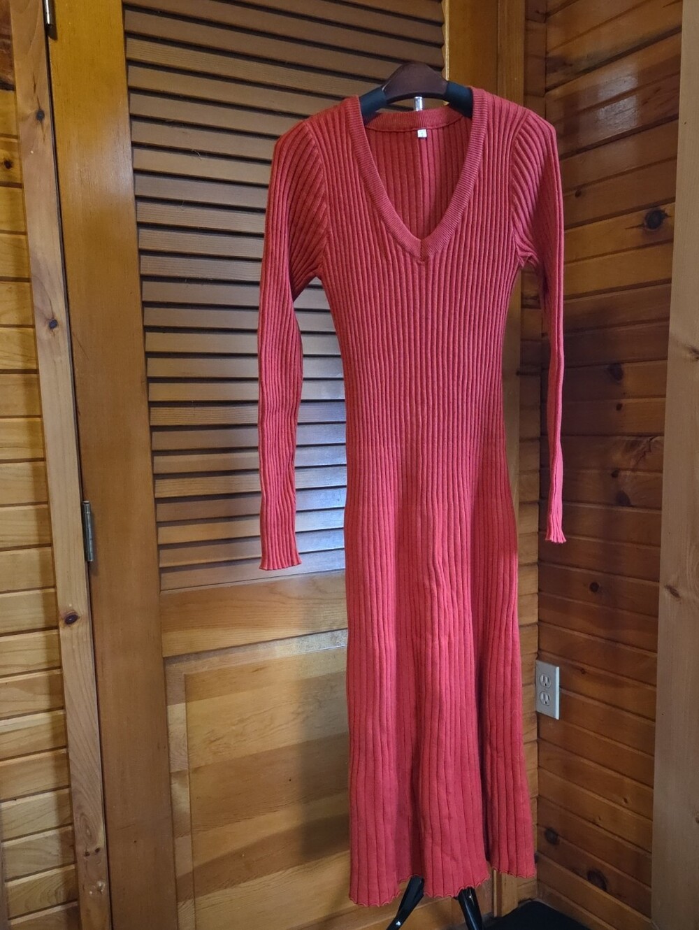 Ribbed V-Neck Long Sleeve Maxi Dress - Red